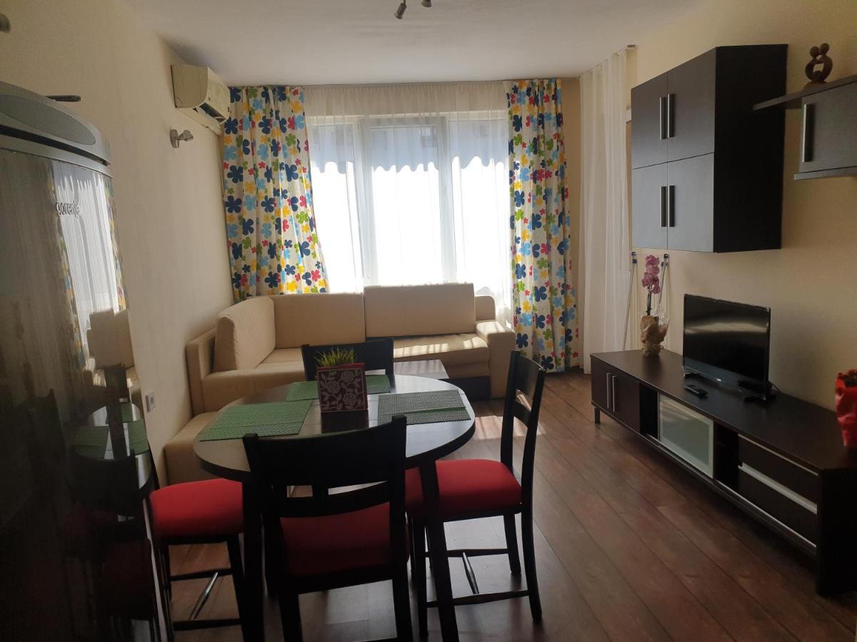 Sunny Apartment Burgas City Eksteriør billede